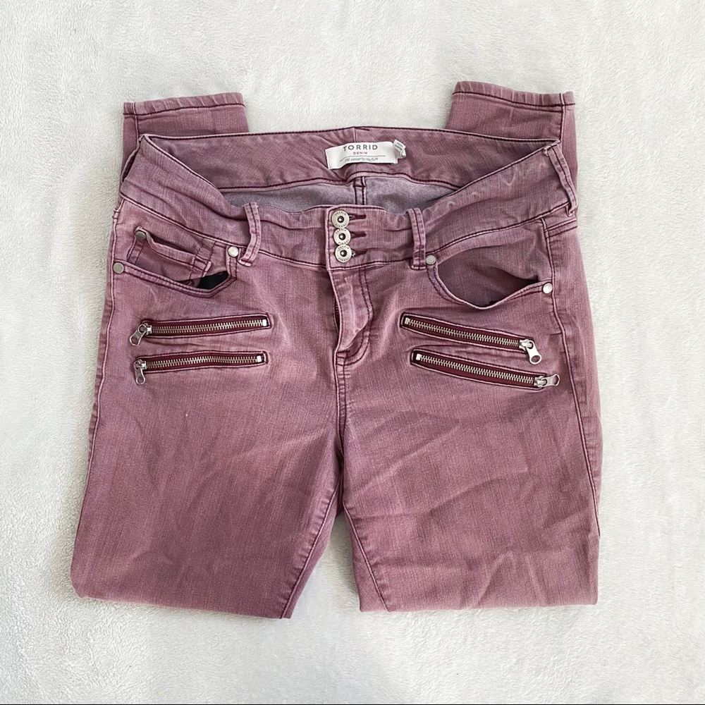 Torrid dusty red zipper front skinny jeans
